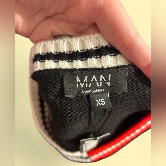 Boohoo MAN Limited Varsity V-Neck Knit Sweater NWT – Men’s XS Black Red White - Picture 4 of 7